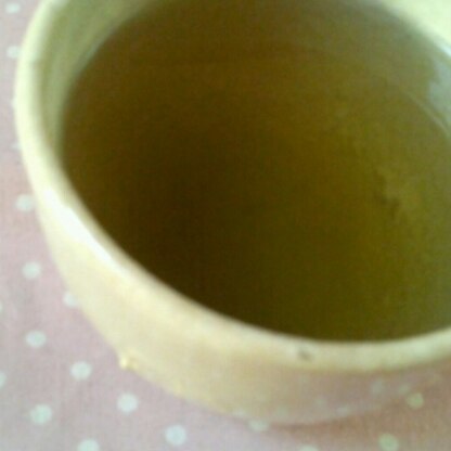 濃いめの緑茶で生姜入り、温まるわぁ。珈琲も好きだけどお茶も大好き♪久しぶりに熱がでて一日中寝てるよ～！美味しかったです(^-^)ご馳走さま☆